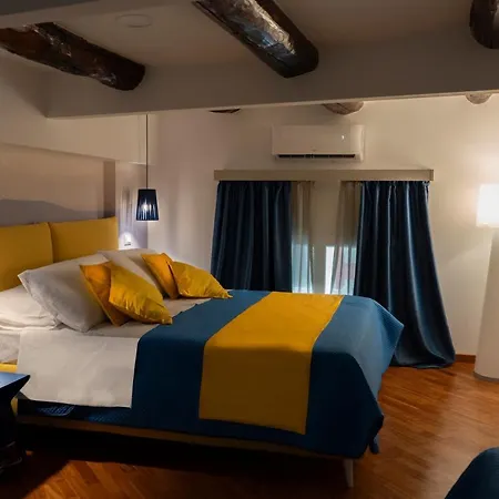 Two Rooms Chiaia 37 Naples Exterior photo