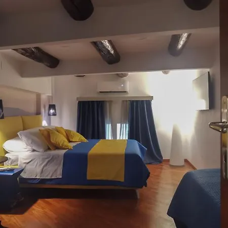 Two Rooms Chiaia 37 Naples Exterior photo