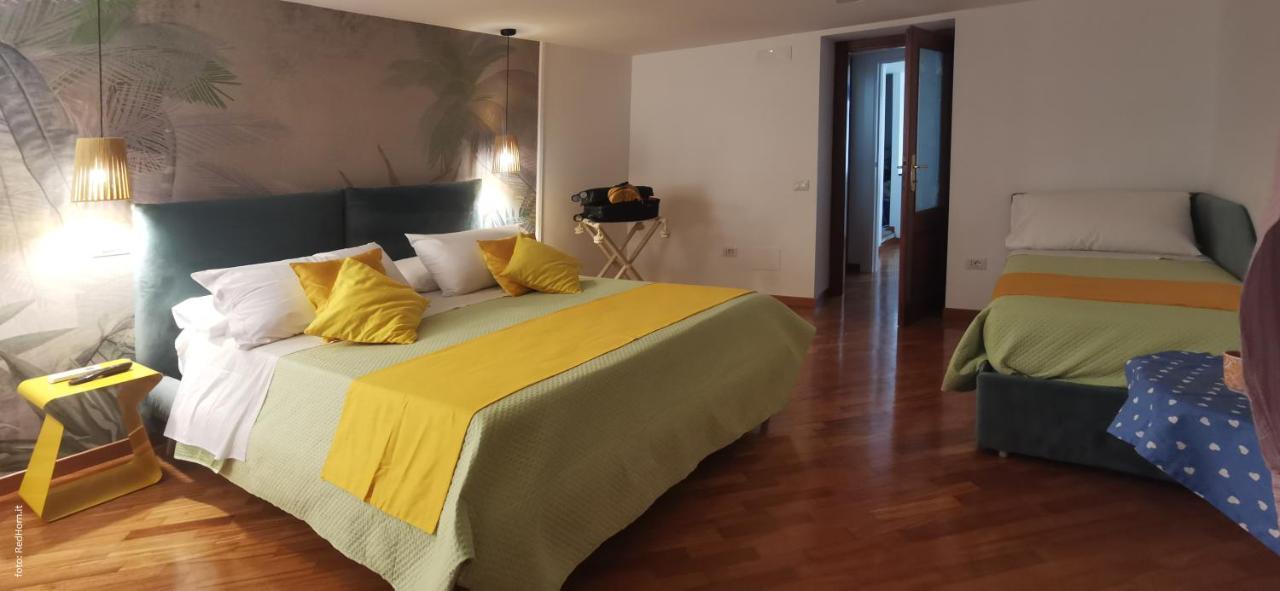 Apartment Two Chiaia 37 Neapel