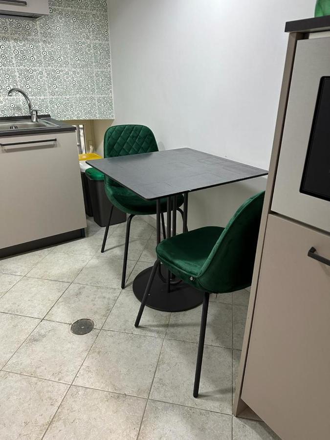 Appartement Two Chiaia 37 *